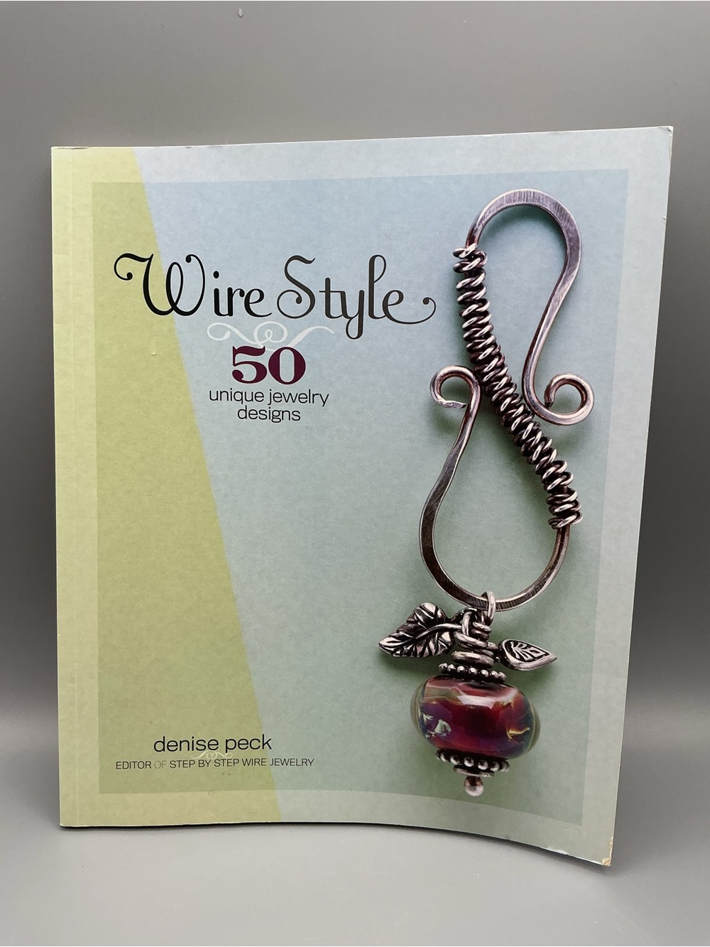 WireStyle Book - Women's Jewelry Design Inspiration (Green Cover)